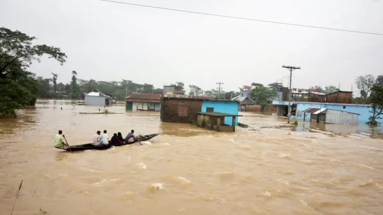 बंगलादेशमा भीषण वर्षापछिको विपद् : उद्धारका लागि सैनिक परिचालन