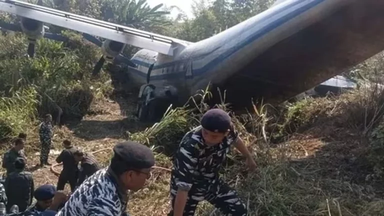 भगौडा सेनालाई लिन आएको म्यानमारको विमान भारतीय सीमामा दुर्घटनाग्रस्त